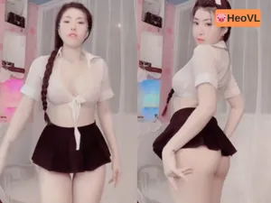 Tôi ước cặp mông em đặt lên con cục thịt của tôi