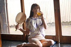 Mùa hè buồn chán ở quê làm tình vợ yêu gần nhà thiếu thốn vì lấy người chồng già